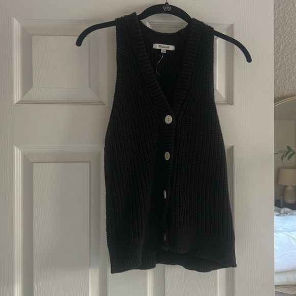 Cutaway Sweater Vest - Picture 3 of 6